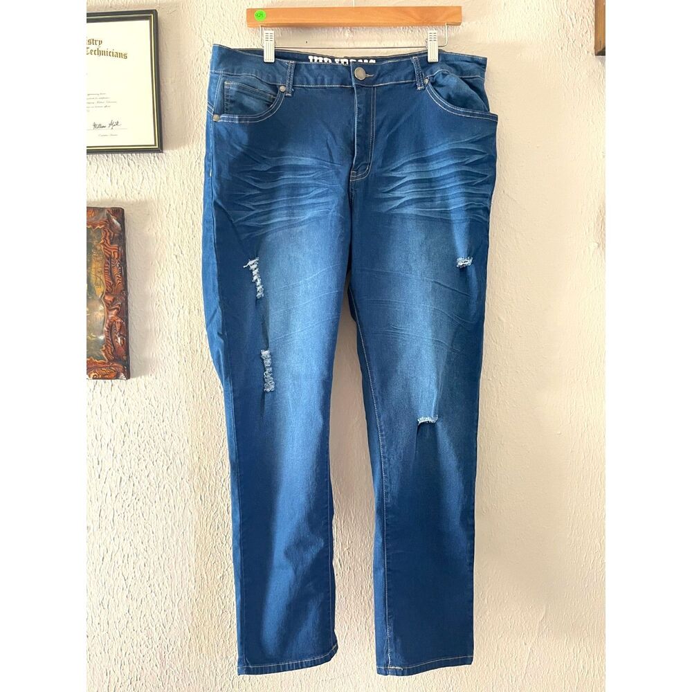 Distressed denim pants, Curvy straight leg jeans